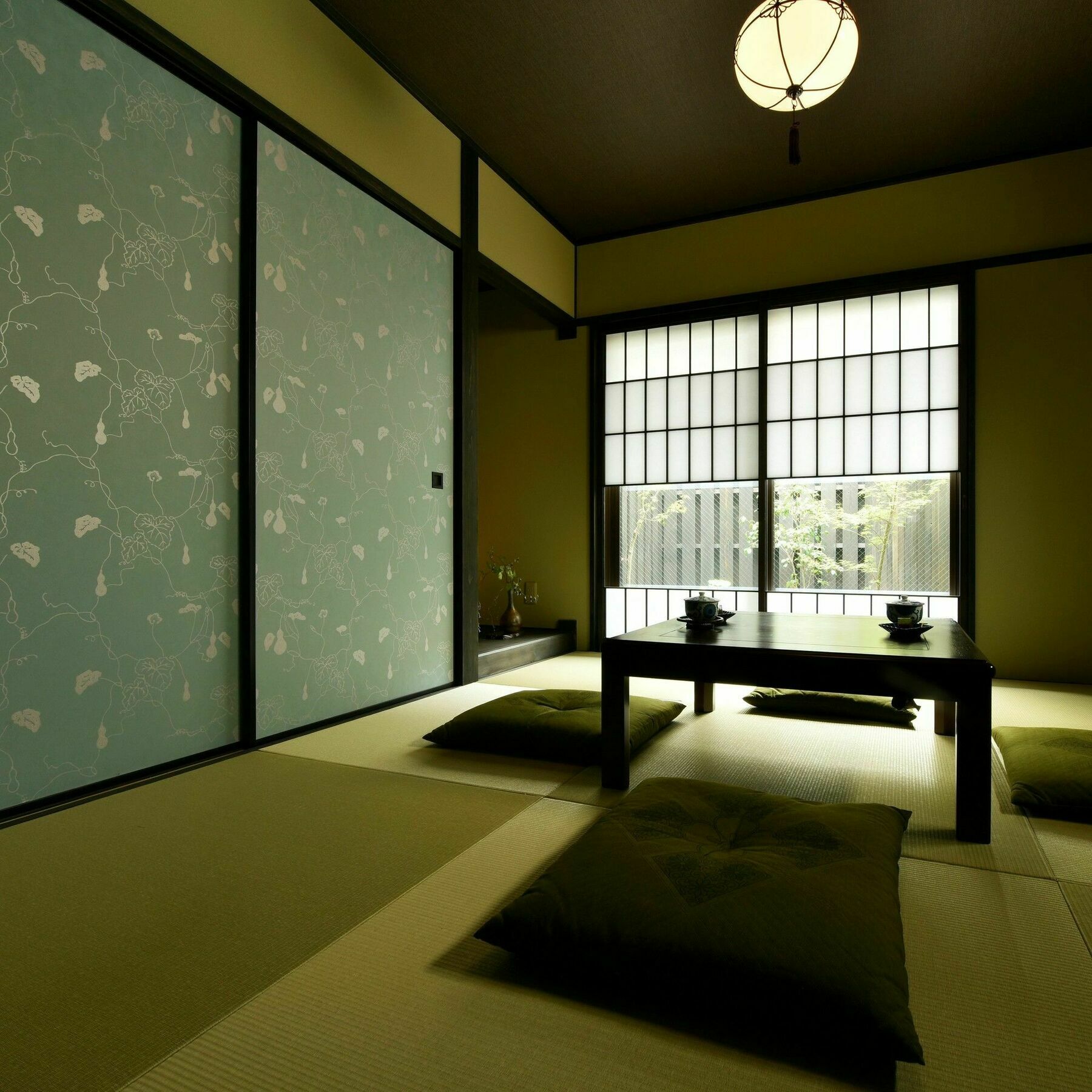 Eigetsu West East *